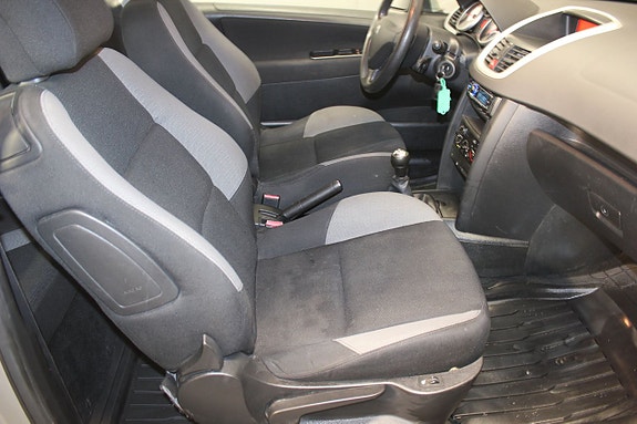 Peugeot 207 9 of 14