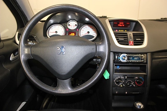 Peugeot 207 12 of 14