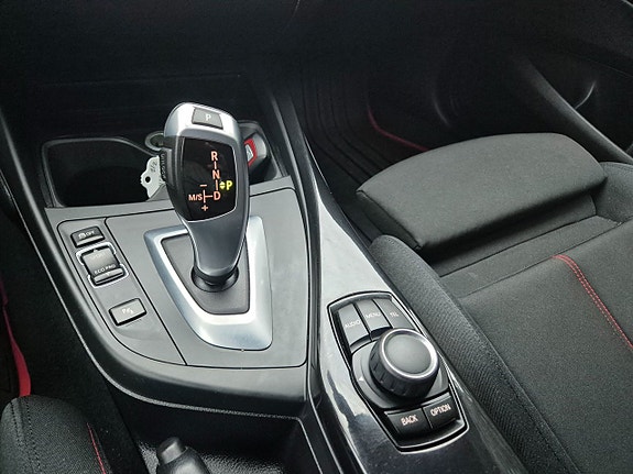 BMW 118d 8 of 12