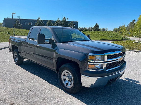 Chevrolet Silverado 1500 2 of 5