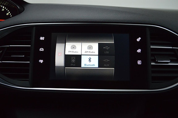 Peugeot 308 SW 15 of 23