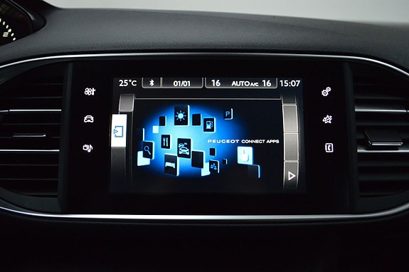 Peugeot 308 SW 17 of 23