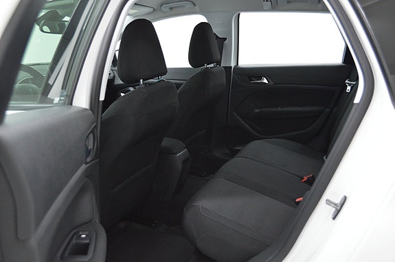 Peugeot 308 SW 9 of 23