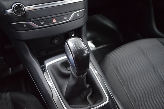 Peugeot 308 SW 20 of 23