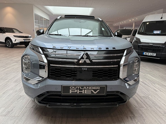 Mitsubishi Outlander 2 of 21