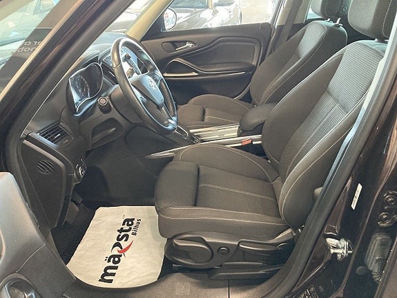 Opel Zafira Tourer 8 of 15