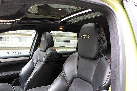 Porsche Cayenne GTS 18 of 25