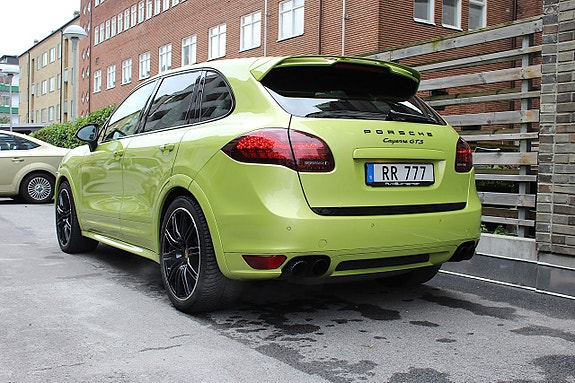 Porsche Cayenne GTS 3 of 5