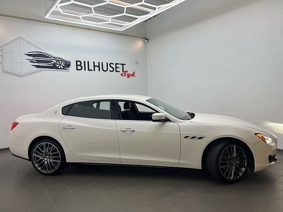 Maserati Quattroporte 2 of 5
