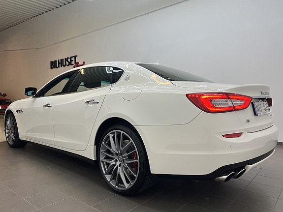 Maserati Quattroporte 4 of 5