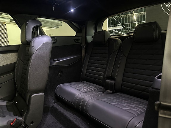 Peugeot e-5008 19 of 24