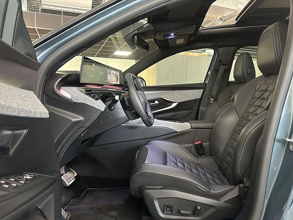 Peugeot e-5008 13 of 24