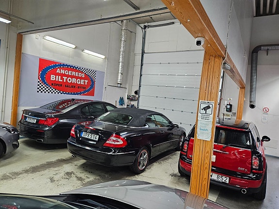 Mercedes-Benz CLK240 7 of 17