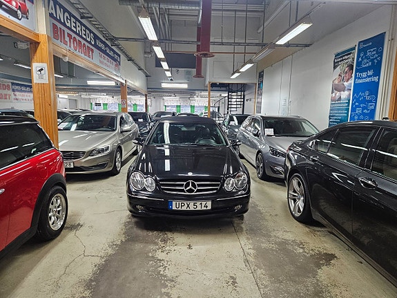 Mercedes-Benz CLK240 4 of 5