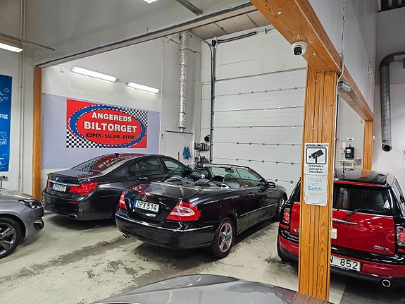 Mercedes-Benz CLK240 10 of 17