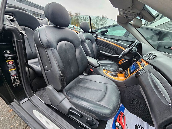 Mercedes-Benz CLK240 12 of 17