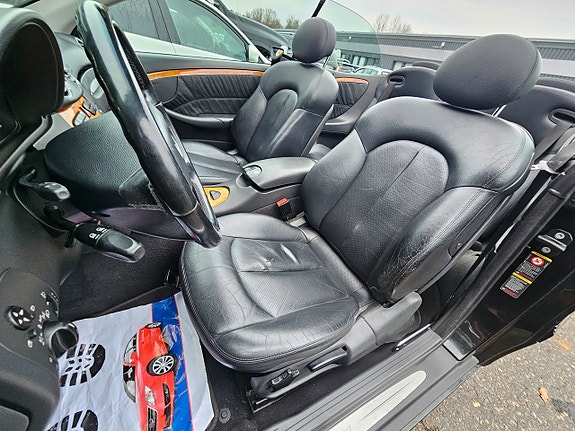 Mercedes-Benz CLK240 16 of 17