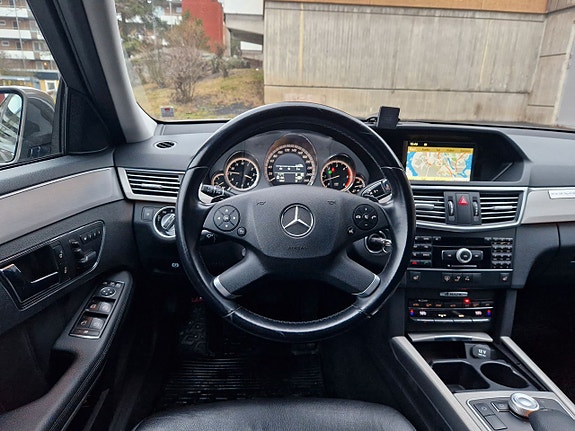 Mercedes-Benz E350 21 of 27