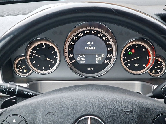 Mercedes-Benz E350 17 of 27