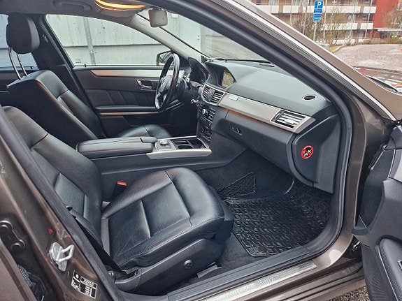 Mercedes-Benz E350 25 of 27