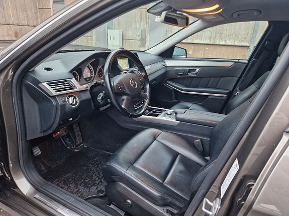 Mercedes-Benz E350 24 of 27