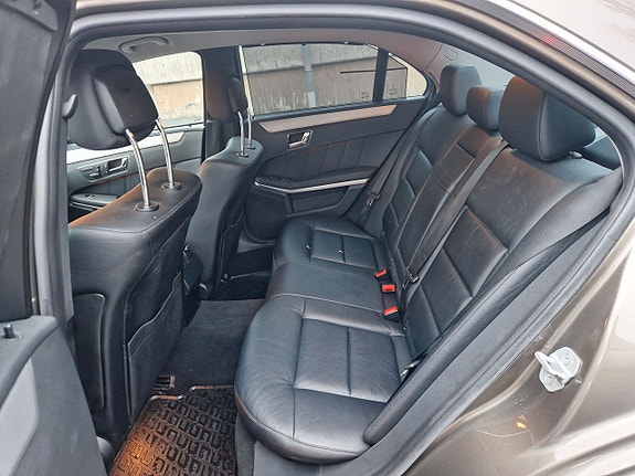Mercedes-Benz E350 27 of 27