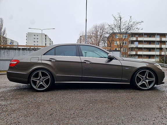 Mercedes-Benz E350 8 of 27