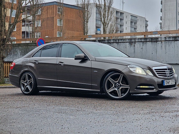 Mercedes-Benz E350 11 of 27