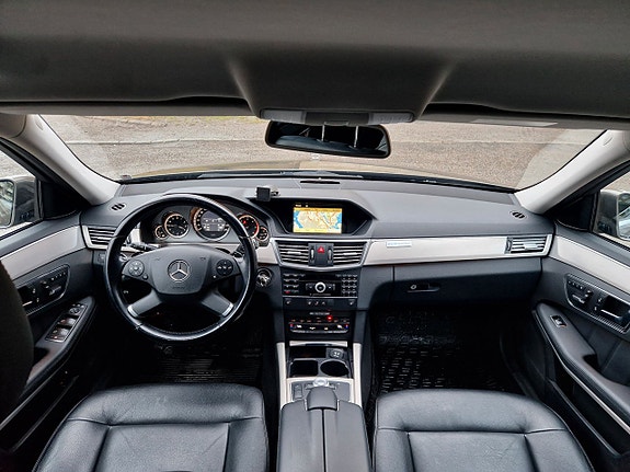 Mercedes-Benz E350 22 of 27