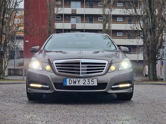 Mercedes-Benz E350 10 of 27