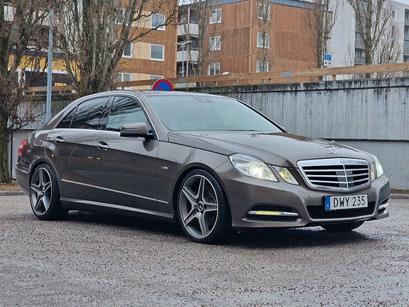 Mercedes-Benz E350 2 of 5