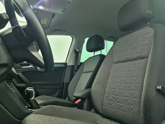 Volkswagen Tiguan 14 of 23