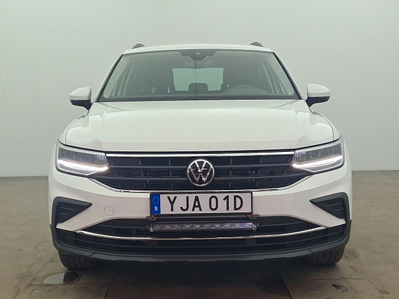Volkswagen Tiguan 9 of 23