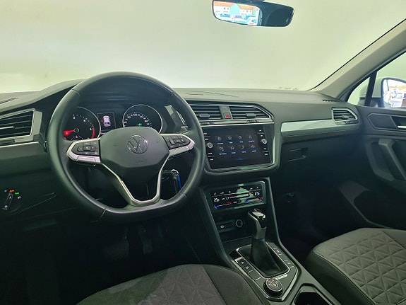 Volkswagen Tiguan 18 of 23