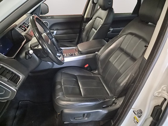Land Rover Range Rover Sport 10 of 22