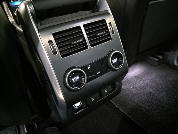 Land Rover Range Rover Sport 17 of 22