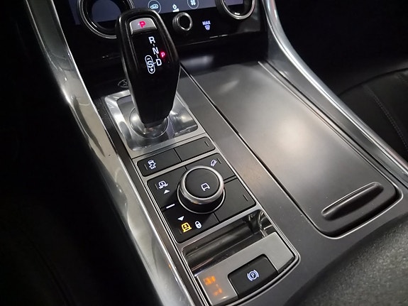 Land Rover Range Rover Sport 16 of 22