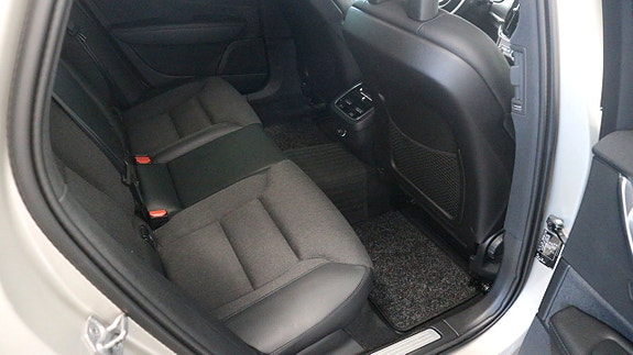 Volvo S90 12 of 29