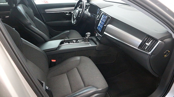 Volvo S90 10 of 29