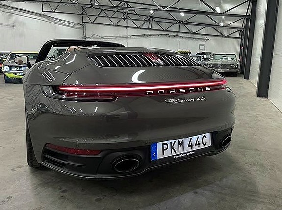 Porsche 911 Carrera 4S 12 of 22