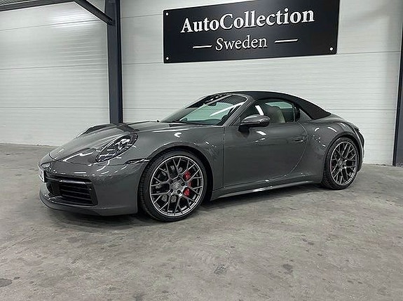 Porsche 911 Carrera 4S 2 of 5