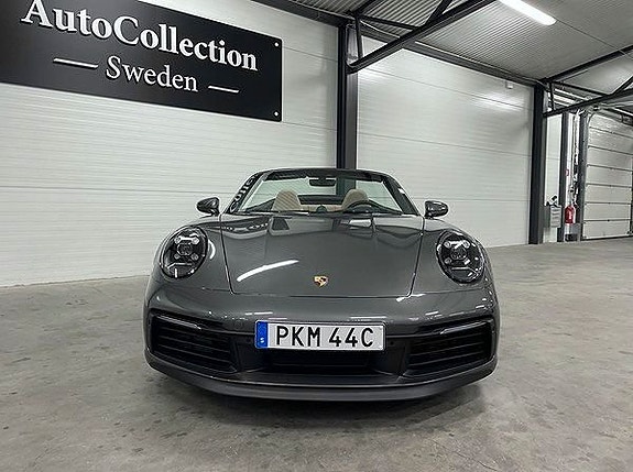 Porsche 911 Carrera 4S 10 of 22