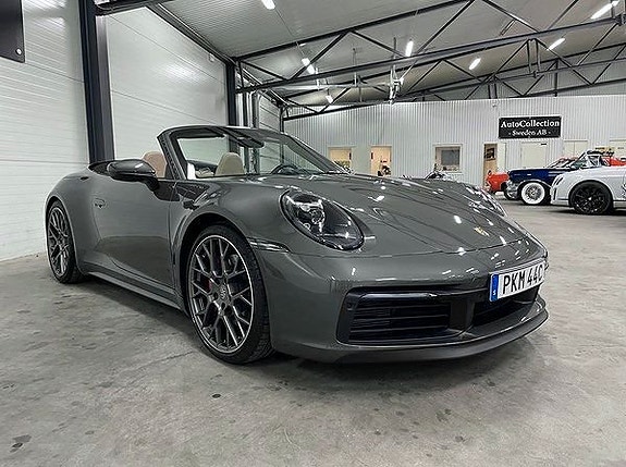 Porsche 911 Carrera 4S 9 of 22
