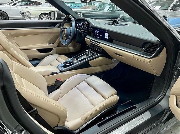Porsche 911 Carrera 4S 20 of 22