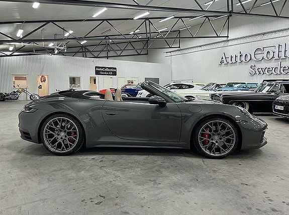 Porsche 911 Carrera 4S 8 of 22