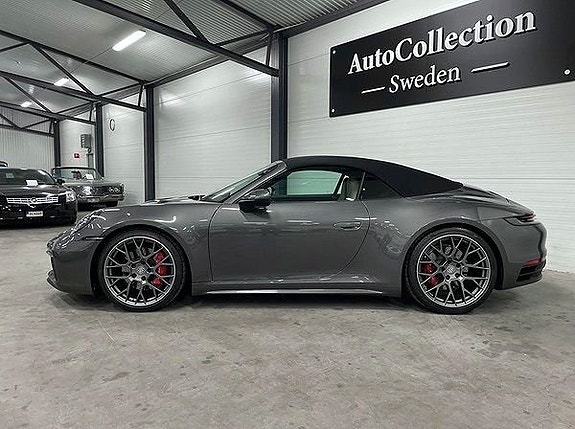 Porsche 911 Carrera 4S 4 of 5