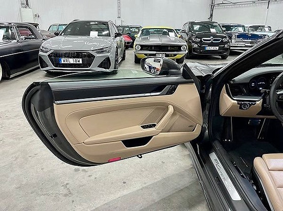 Porsche 911 Carrera 4S 15 of 22