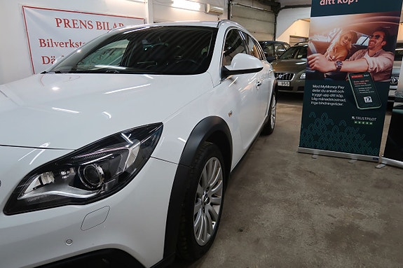 Opel Insignia Country Tourer 2 of 5