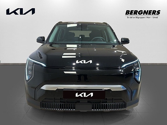 Kia EV3 2 of 15