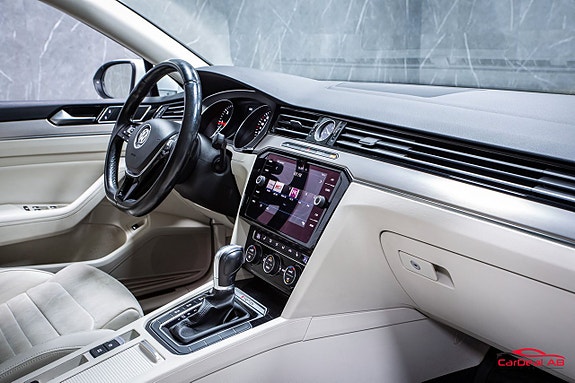 Volkswagen Passat 15 of 27